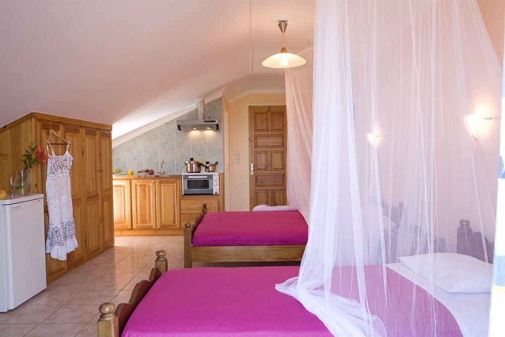 Pansion Filoxenia Apartments & Studios Tsoukaládhes Dış mekan fotoğraf