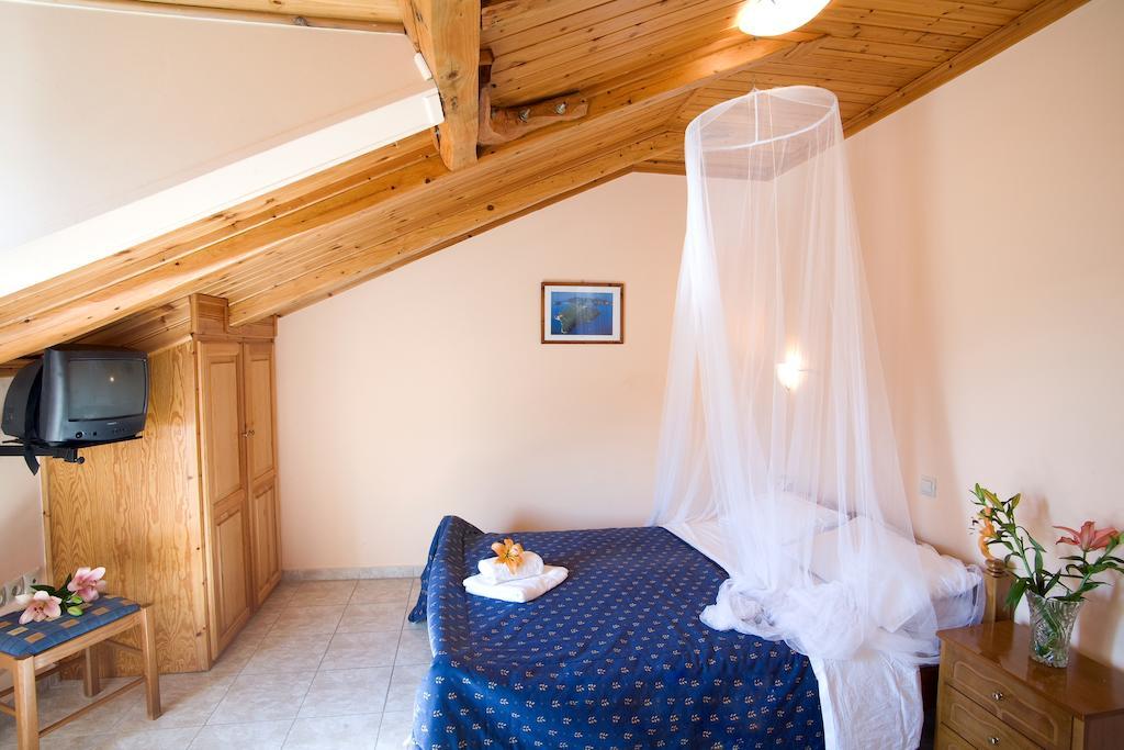 Pansion Filoxenia Apartments & Studios Tsoukaládhes Dış mekan fotoğraf